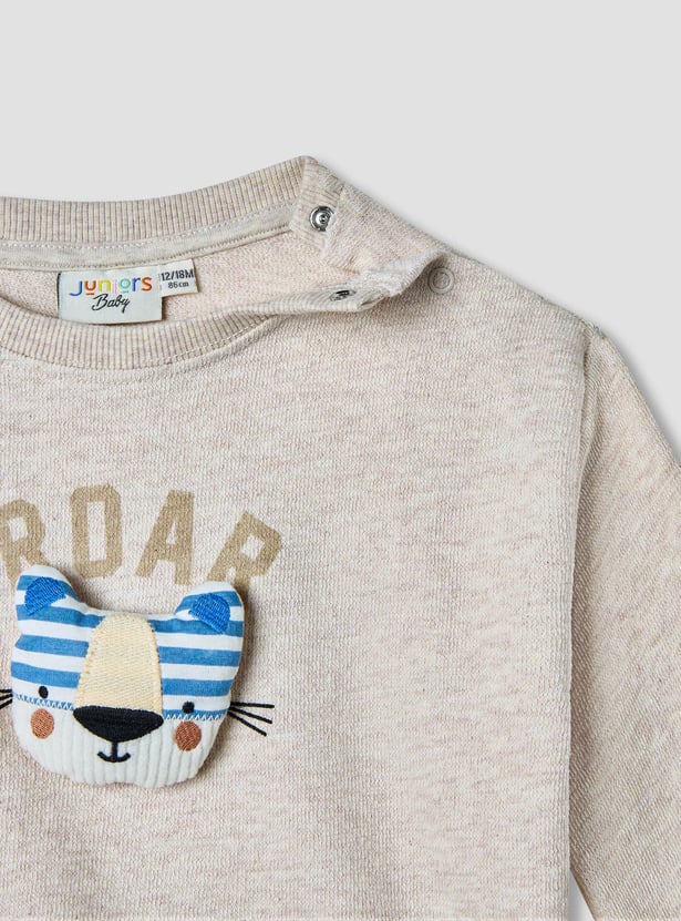 Juniors Applique T-shirt with Crew Neck