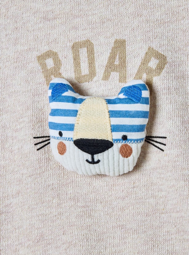 Juniors Applique T-shirt with Crew Neck