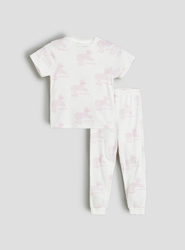 Juniors Animal Print T-shirt and Joggers Set