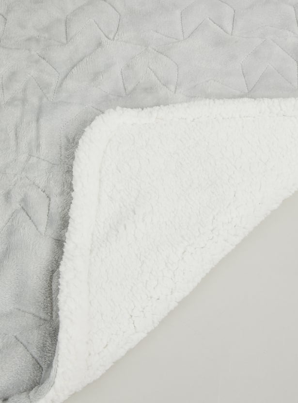 Juniors Quilted Stars Embroidered 2 Ply Blanket