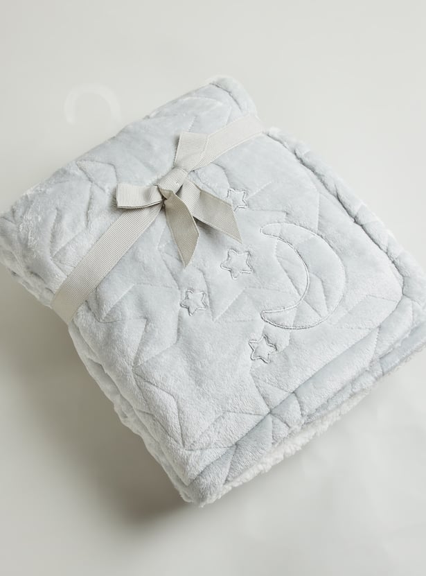 Juniors Quilted Stars Embroidered 2 Ply Blanket
