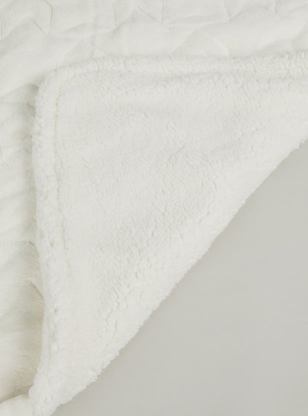 Juniors Quilted Embroidered 2 Ply Blanket