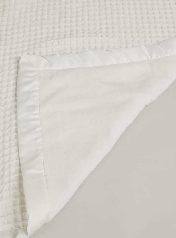Juniors Waffle Pattern 2 Ply Blanket