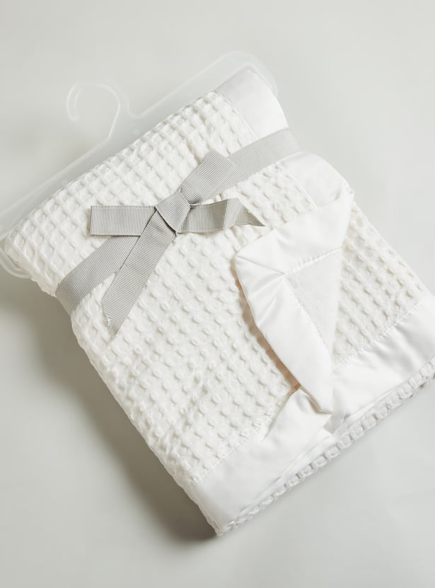 Juniors Waffle Pattern 2 Ply Blanket