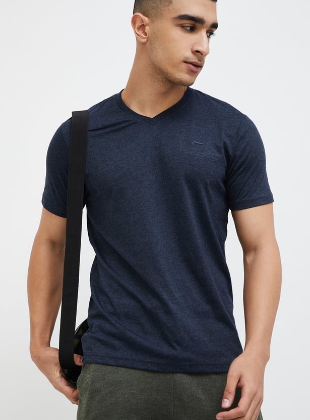 FAME FOREVER Men Solid Regular Fit T-shirt