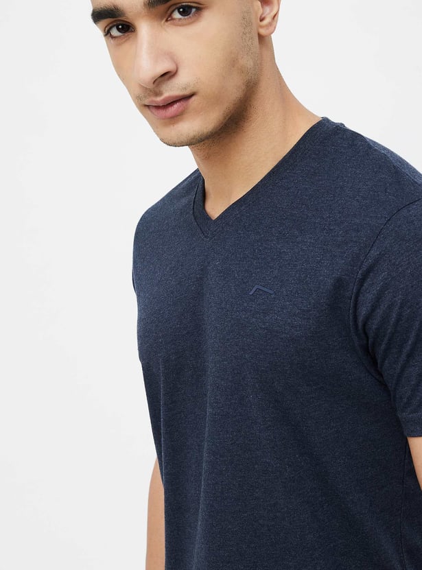 FAME FOREVER Men Solid Regular Fit T-shirt