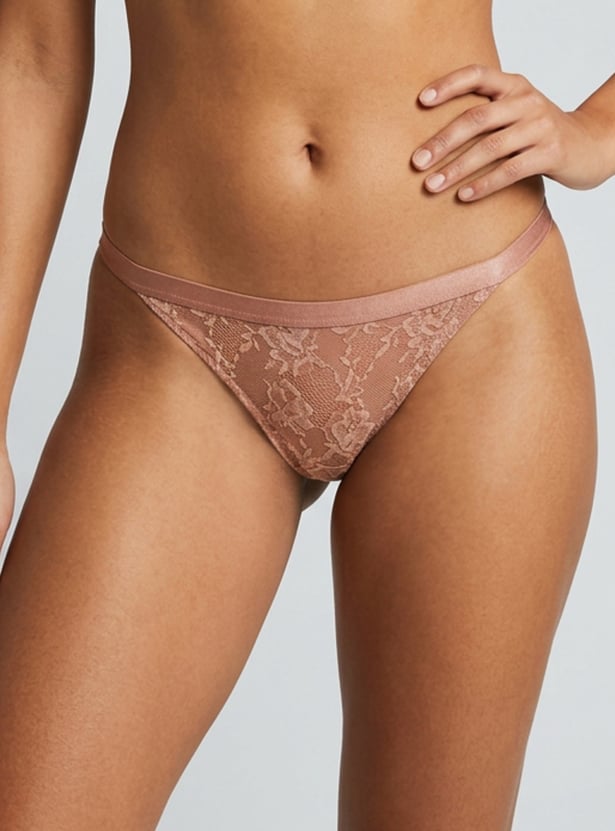 TRIUMPH Lace Thong Panty