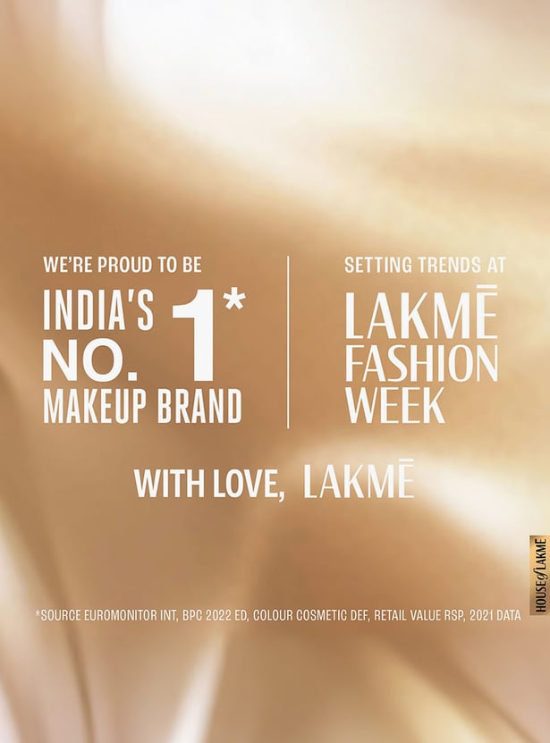 LAKME 9 to 5 Powerplay Velvet Creme Blush - Soft Coral - 9g