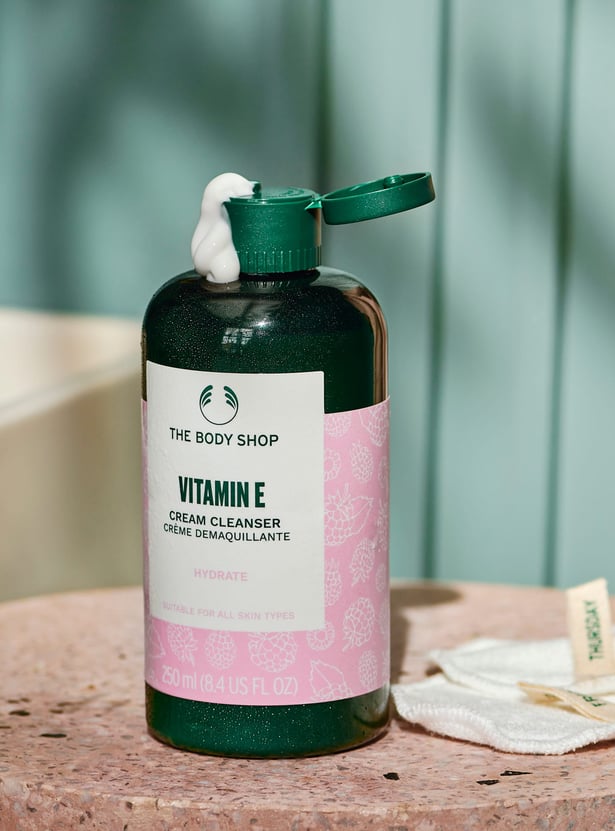 THE BODY SHOP Vitamin E Cream Cleanser - 250ml