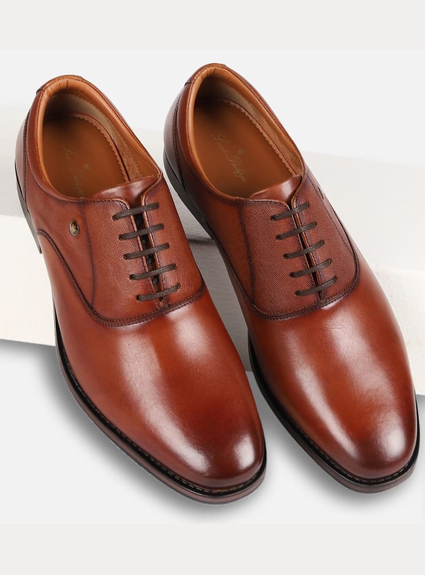 LOUIS PHILIPPE Men Textured Oxford Shoes