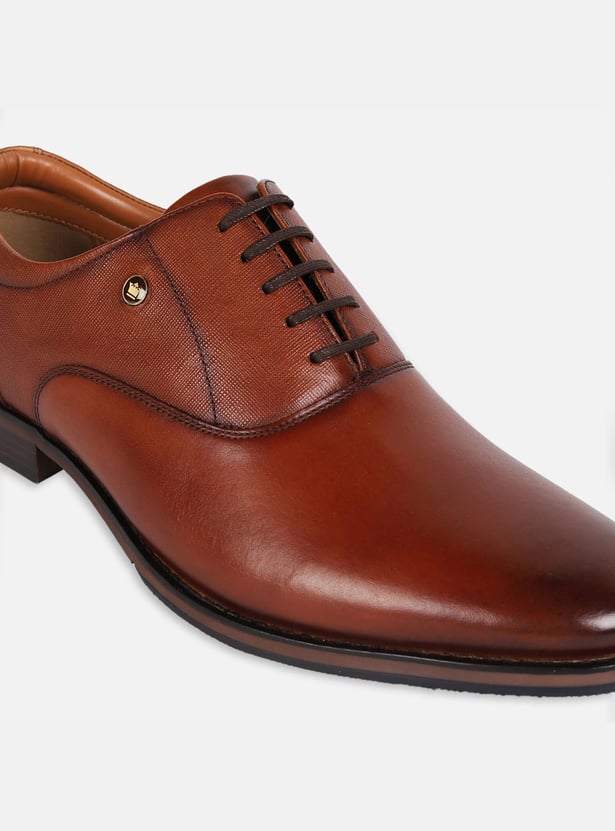LOUIS PHILIPPE Men Textured Oxford Shoes