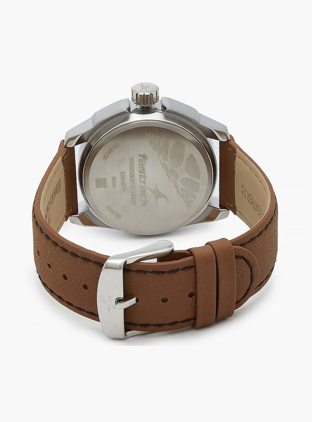 Buy FASTRACK Men Analog Watch with Leather Strap - NS3089SL05 from ...