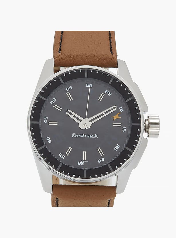Buy FASTRACK Men Analog Watch with Leather Strap - NS3089SL05 from ...
