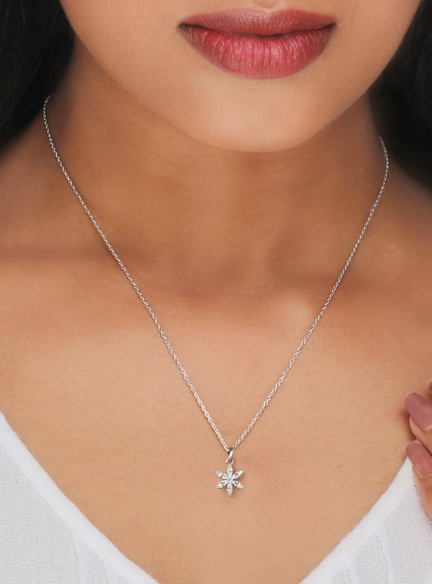GIVA Sterling Silver Flowery Snowflake Pendant with Link Chain