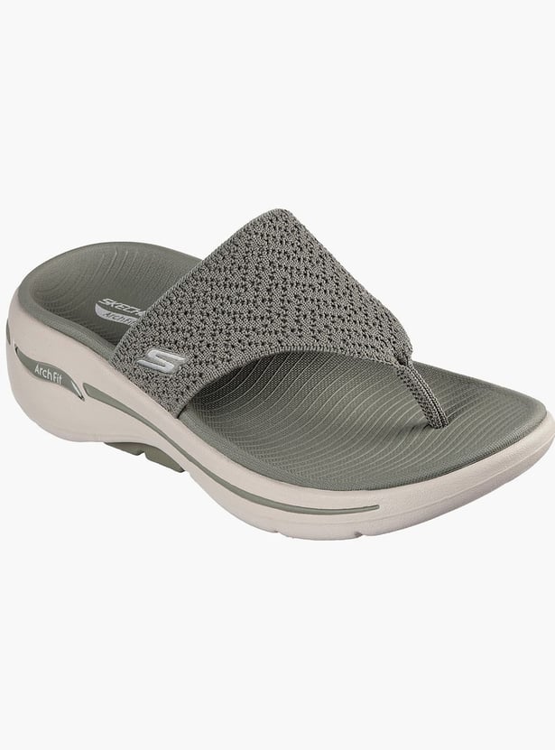 SKECHERS Go Walk Arch Fit Mesh Sandals