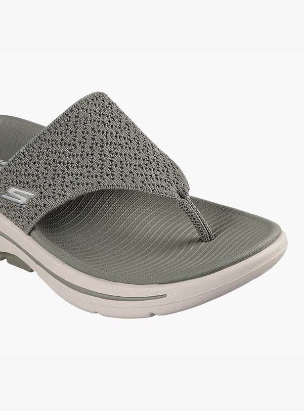 SKECHERS Go Walk Arch Fit Mesh Sandals
