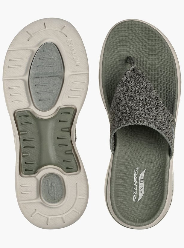 SKECHERS Go Walk Arch Fit Mesh Sandals