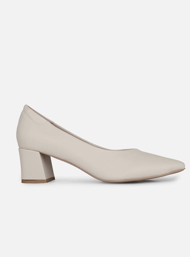 INC.5 Textured Pumps
