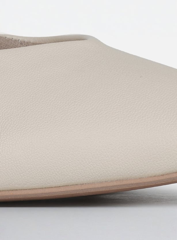 INC.5 Textured Pumps