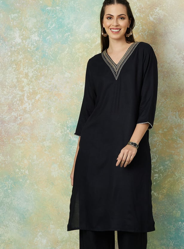MELANGE Embroidered Straight Kurta