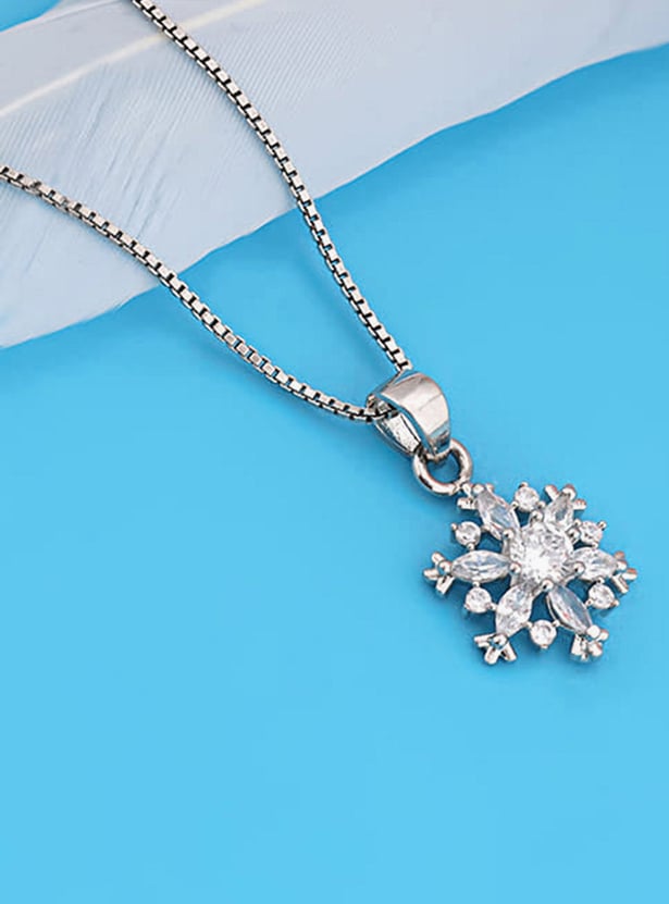 GIVA Sterling Silver Snowflake Pendant with Chain