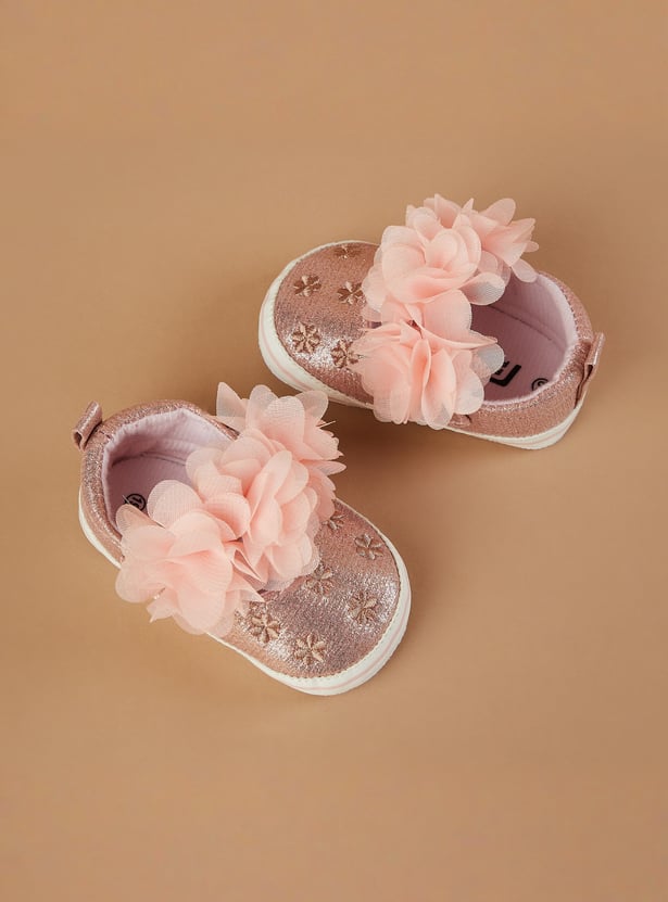 FAME FOREVER Girls Floral Embroidered Booties