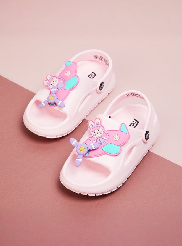 FAME FOREVER Girls Hello Kitty Applique Clogs