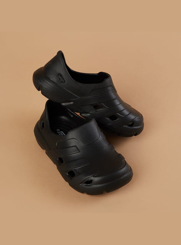 FAME FOREVER Boys Slip-On Clogs
