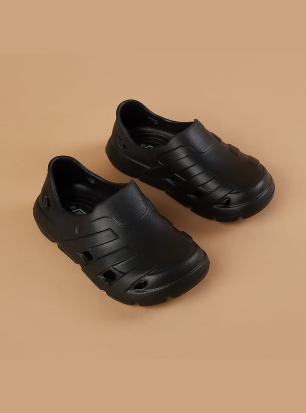 FAME FOREVER Boys Slip-On Clogs