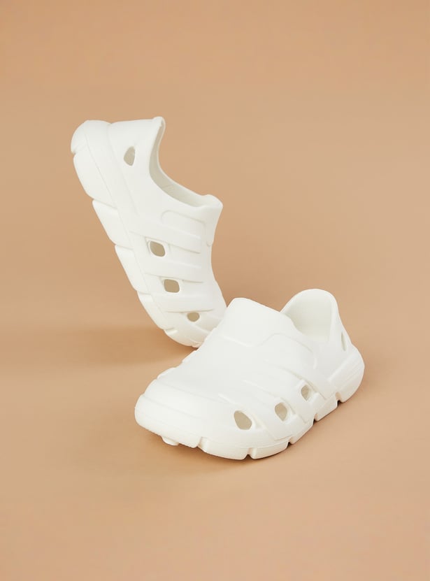 FAME FOREVER Boys Slip-On Clogs