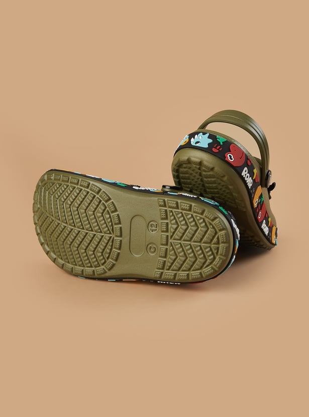 FAME FOREVER Boys Appliqued Clogs