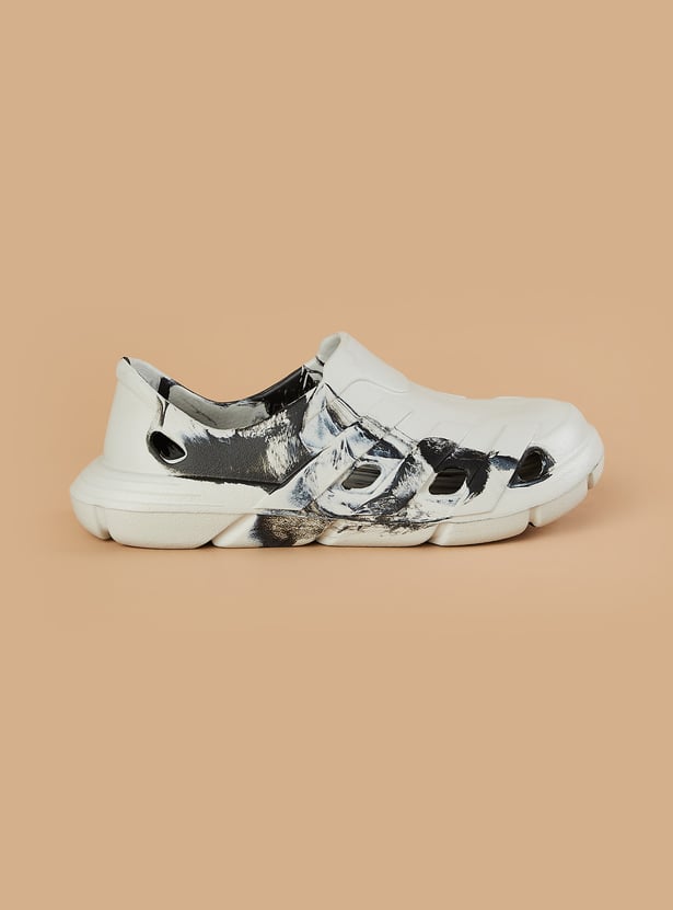 FAME FOREVER Boys Marble Print Slip-On Clogs