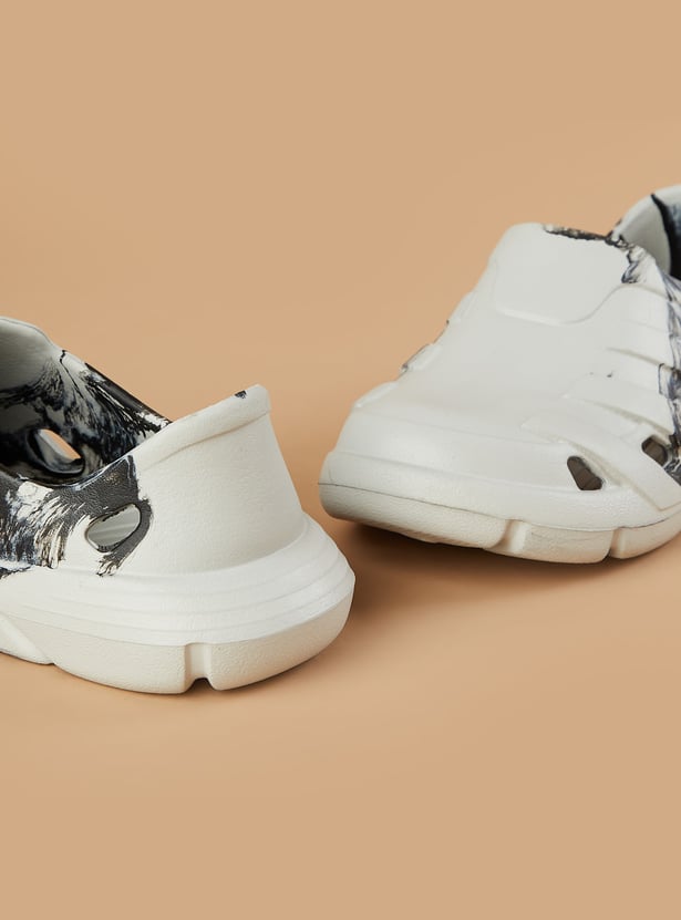 FAME FOREVER Boys Marble Print Slip-On Clogs