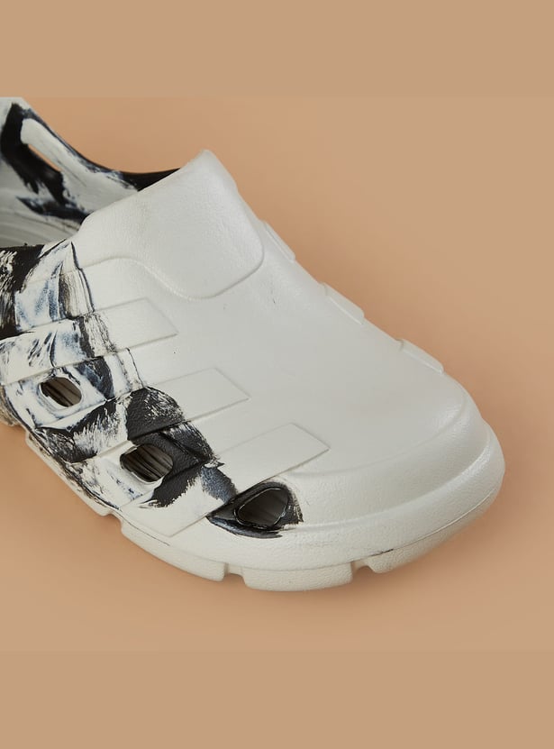FAME FOREVER Boys Marble Print Slip-On Clogs