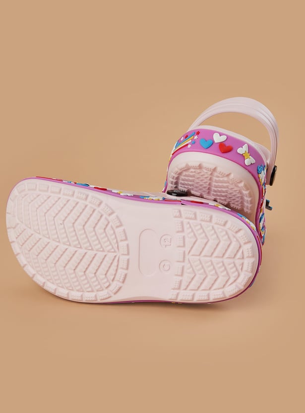 FAME FOREVER Girls Appliqued Clogs