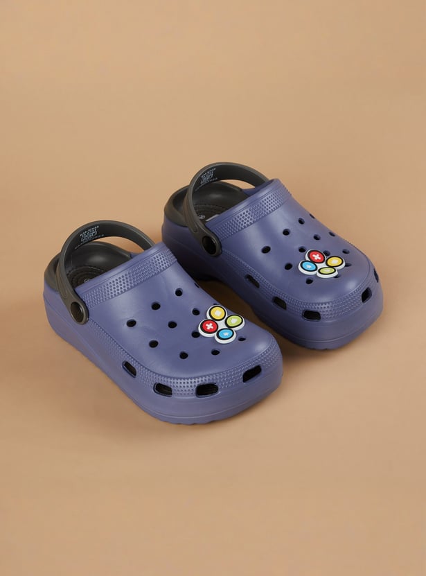 FAME FOREVER Boys Clogs with Charms
