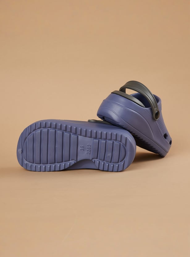 FAME FOREVER Boys Clogs with Charms