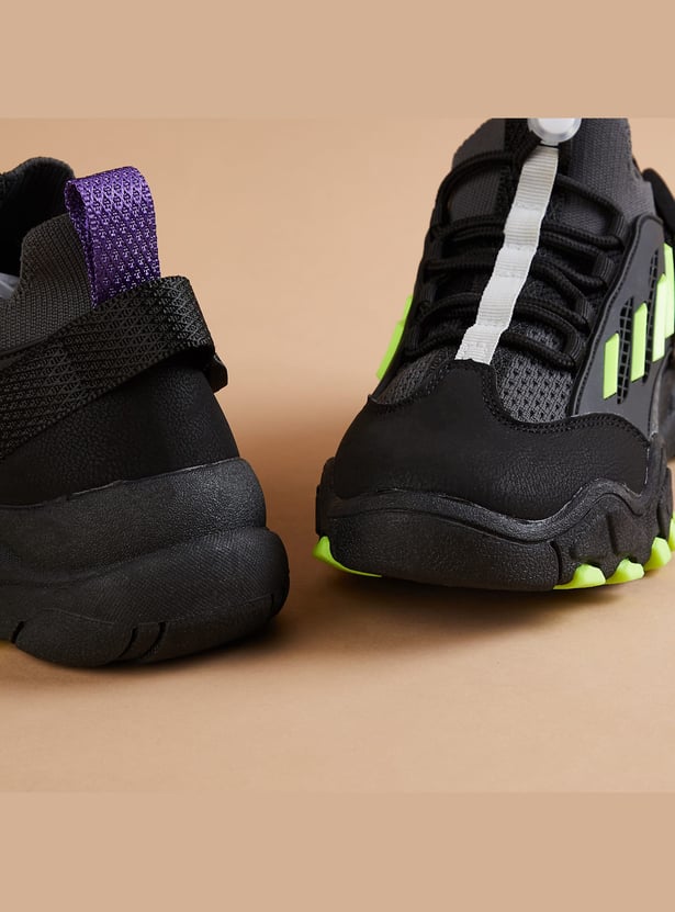 FAME FOREVER Boys Striped Sports Shoes