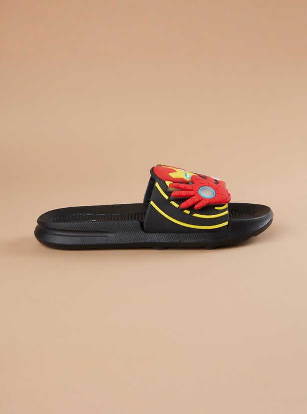 FAME FOREVER Boys Ironman Appliqued Sliders