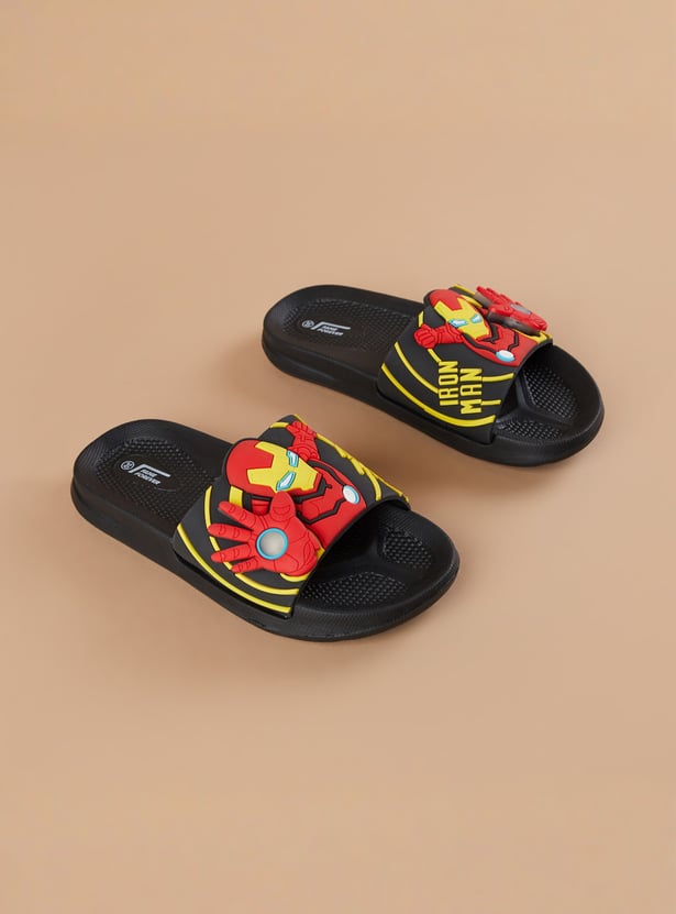 FAME FOREVER Boys Ironman Appliqued Sliders
