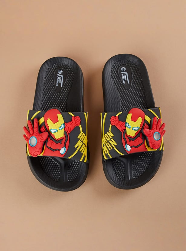FAME FOREVER Boys Ironman Appliqued Sliders