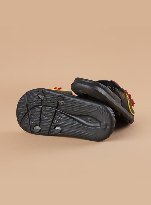 FAME FOREVER Boys Ironman Appliqued Sliders