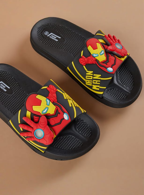 FAME FOREVER Boys Ironman Appliqued Sliders