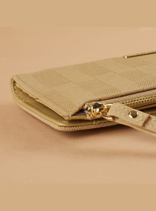 GINGER Textured Bi-Fold Wallet with Wristlet