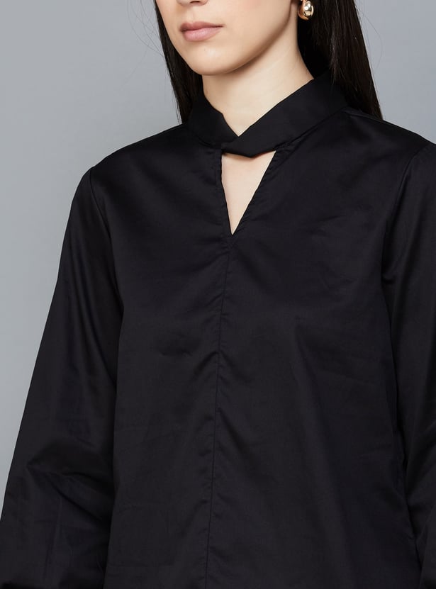 AND Solid Keyhole Neck Top