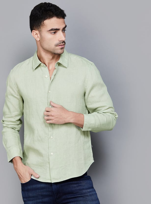 LEVI'S Solid Slim Fit Shirt