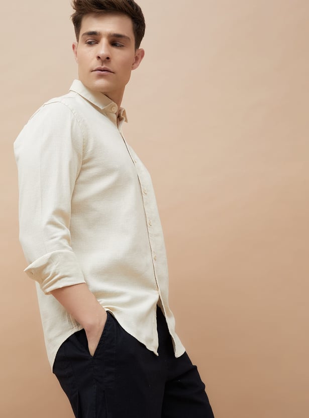 CODE UNWIND Solid Regular Fit Shirt