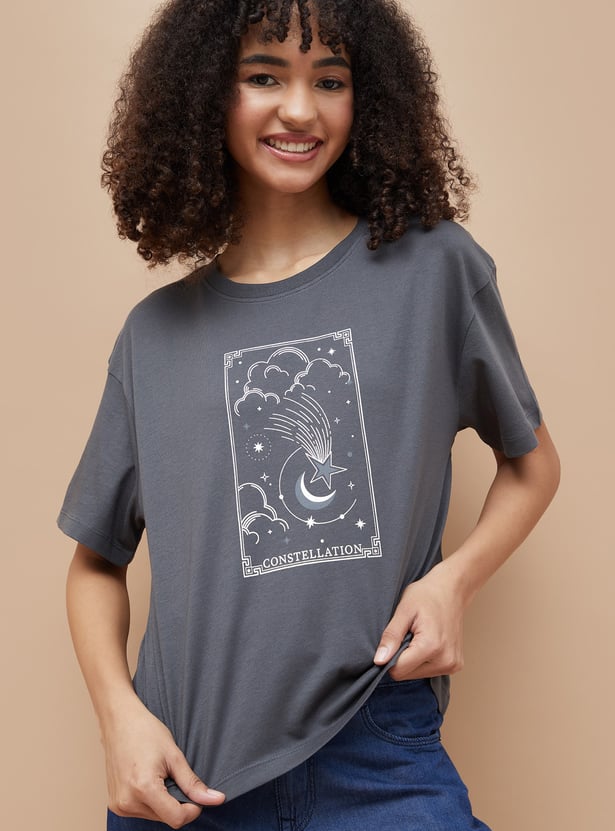 FAME FOREVER Celestial Print T-shirt