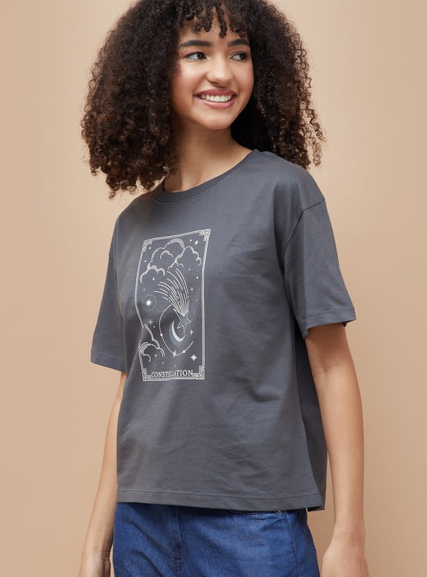 FAME FOREVER Celestial Print T-shirt