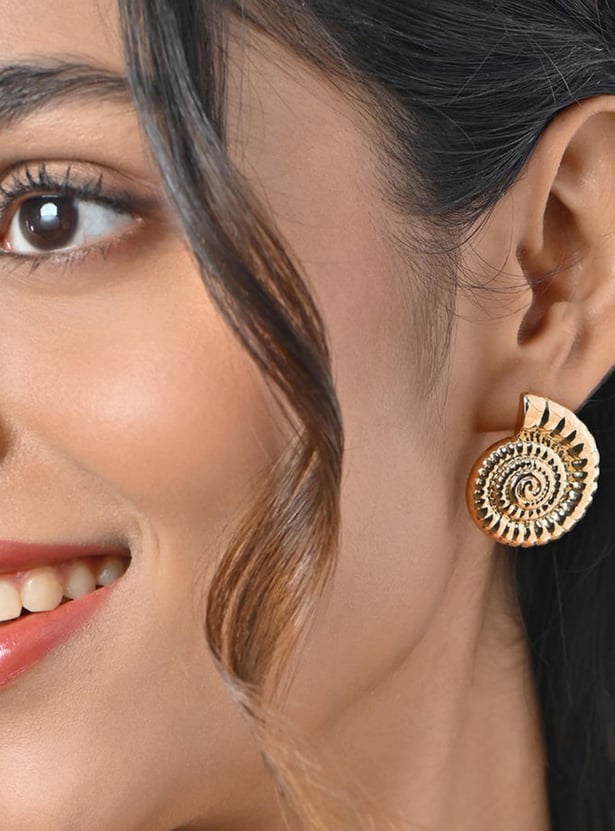 TONIQ Textured Studs